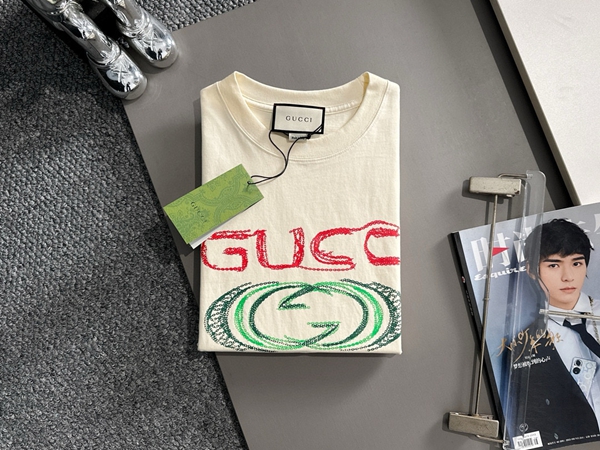 ブランドTシャツ角部分ディテール